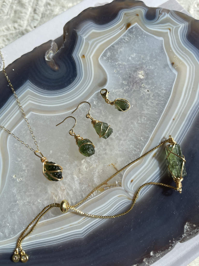 Crystal Jewelry Customization – Moldavite